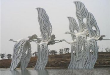 不锈钢飞翔的仙鹤雕塑