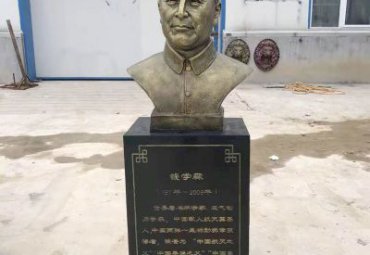 校园名人钱学森头像铜雕