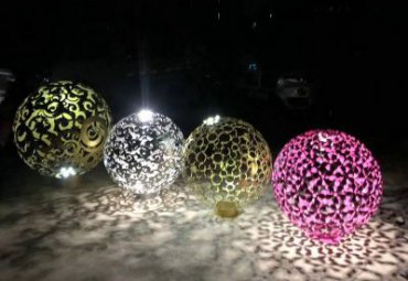不锈钢灯光效果镂空球雕塑