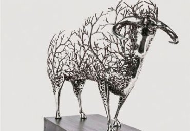 不锈钢抽象羊雕塑