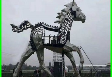 景区不锈钢大型镂空马雕塑