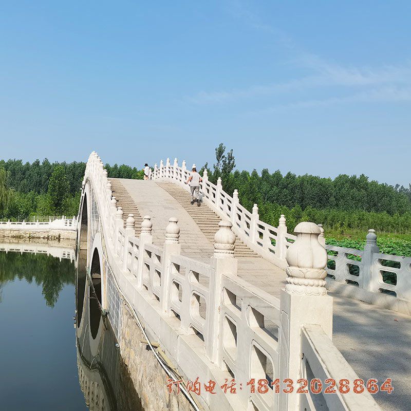 镂空桥梁栏板石雕