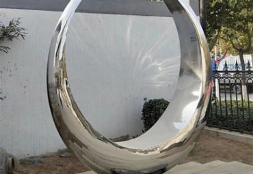 小区不锈钢镜面圆环雕塑
