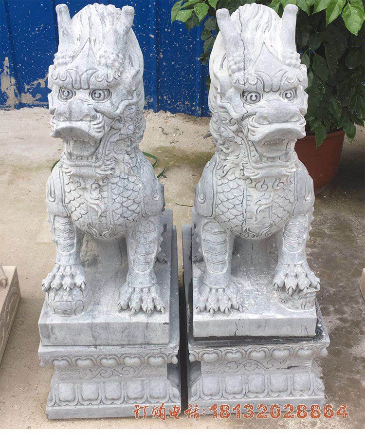 门口坐式麒麟石雕