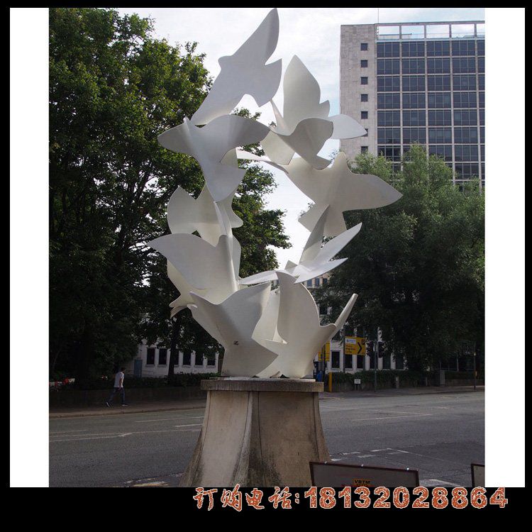 街边不锈钢剪影和平鸽雕塑