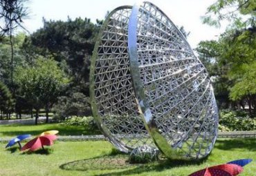 公园不锈钢镂空贝壳雕塑