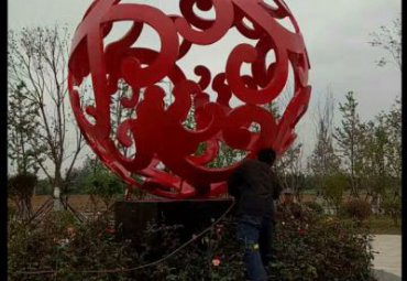 公园不锈钢龙凤纹镂空球雕塑