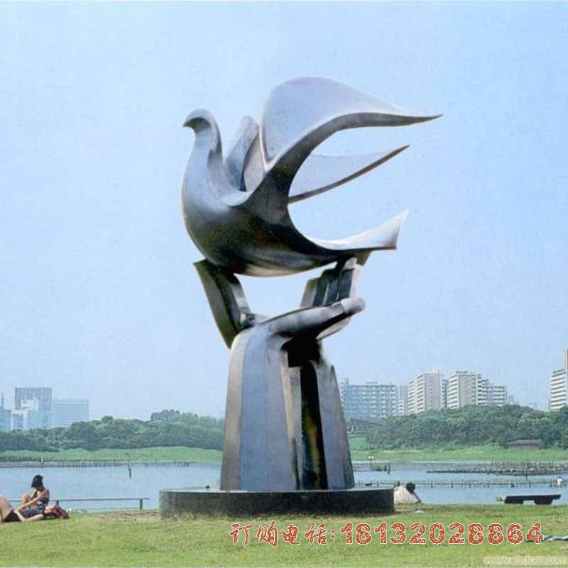 城市不锈钢手托和平鸽雕塑 城市不锈钢手托和平鸽雕塑