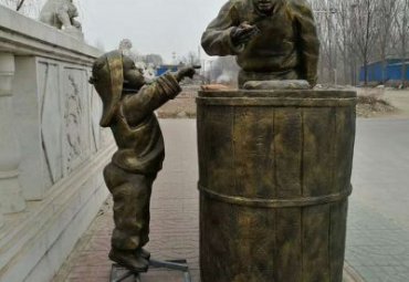 步行街烤地瓜人物铜雕