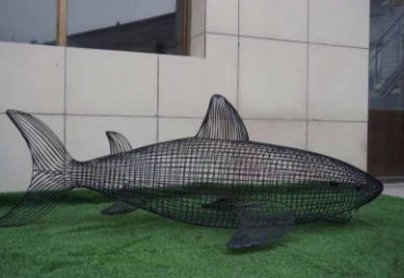 公园不锈钢镂空鲨鱼雕塑
