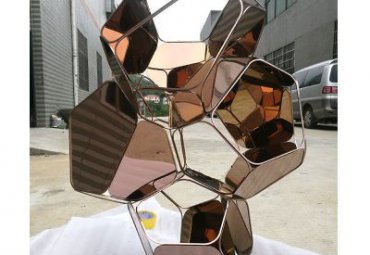 不锈钢镜面抽象蜂巢雕塑