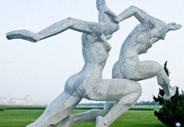 不锈钢抽象跳远运动人物雕塑