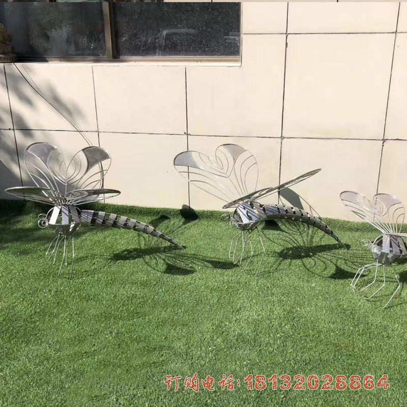 不锈钢镂空镜面蜻蜓雕塑