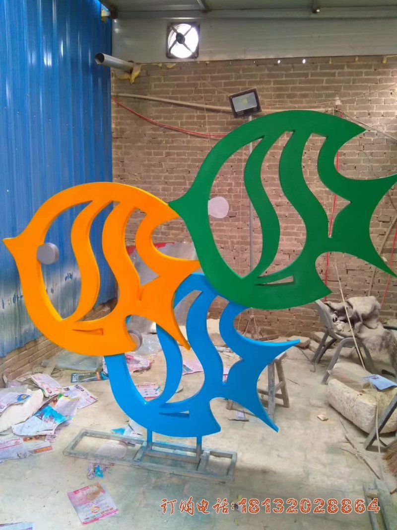 小区不锈钢抽象热带鱼雕塑