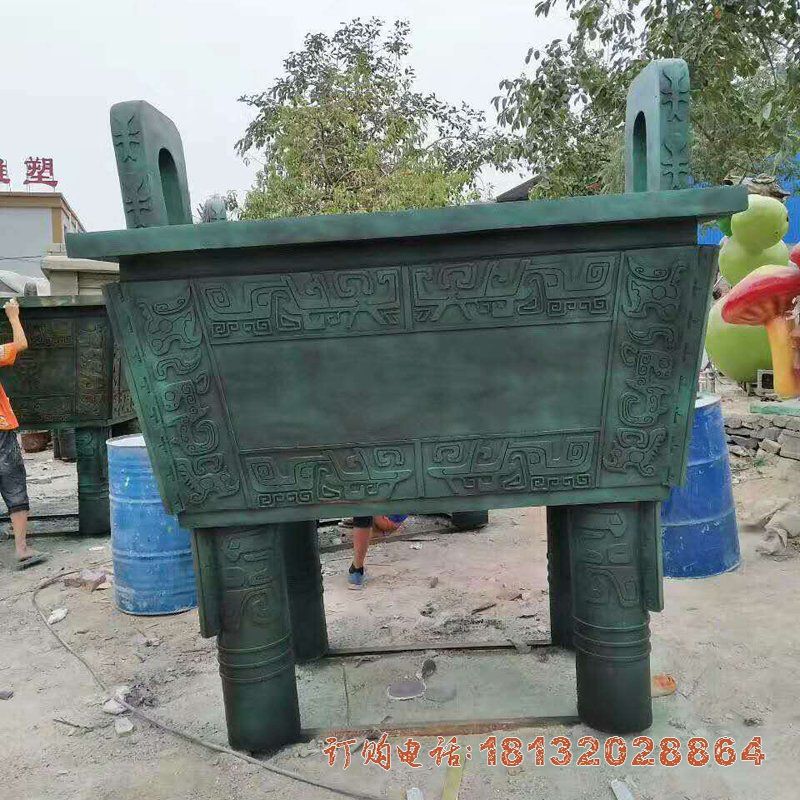 企业青铜四足方鼎