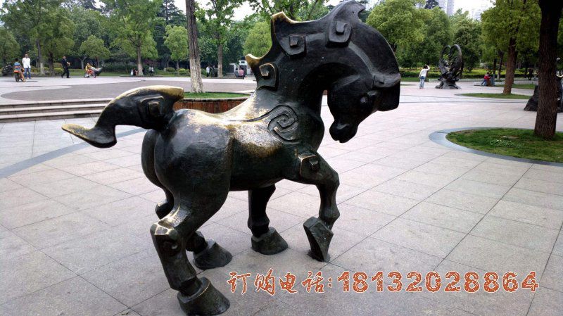 公园十二生肖铜雕马