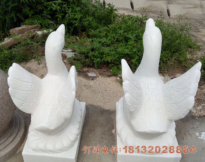 草白玉飞翔天鹅  石雕公园动物摆件