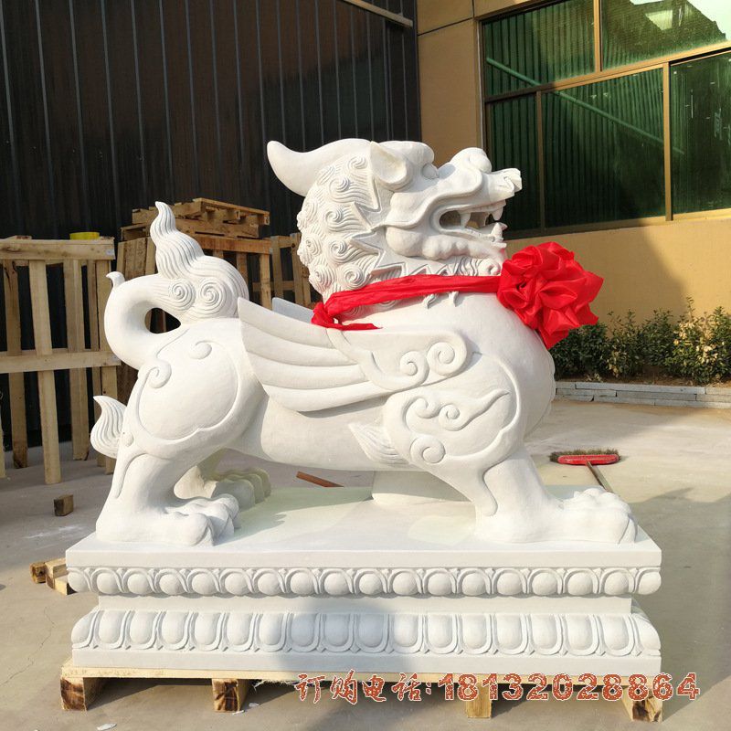 汉白玉古代貔貅石雕