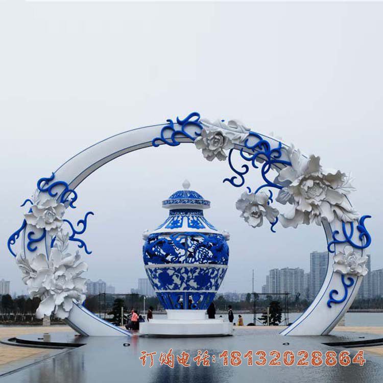 不锈钢镂空青花瓷雕塑