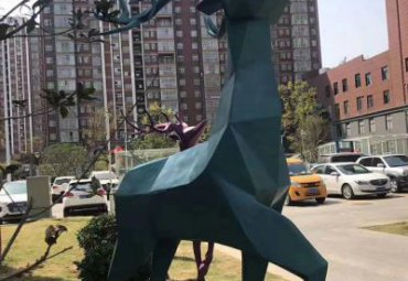 吉林某小区不锈钢抽象几何鹿雕塑项目