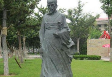 湖北某公园古代名人屈原铜雕案例
