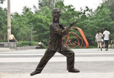 江西某公园打太极拳人物铜雕案例