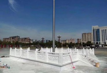 江西某广场汉白玉升旗台石雕案例