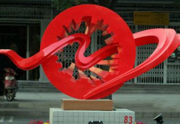 山东某县城不锈钢抽象圆环彩带雕塑案例
