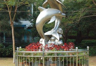 山东某公园不锈钢跳跃海豚雕塑项目