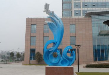 湖北某企业不锈钢抽象海浪雕塑效果图