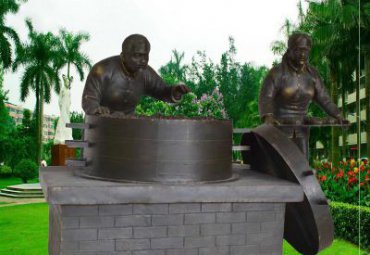 陕西某步行街蒸包子人物铜雕项目