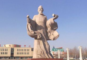 山东某县城广场古代名人东方朔石雕项目