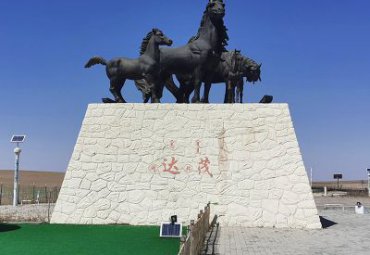 内蒙某广场铜雕马项目