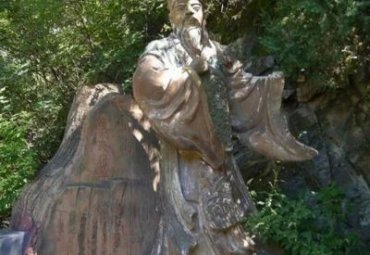 河南某景区古代名人邓禹石雕案例