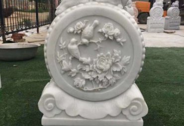 福建某私人庭院门口汉白玉狮子石门墩案例