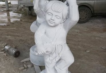 江西某公园汉白玉唱歌小天使雕塑案例