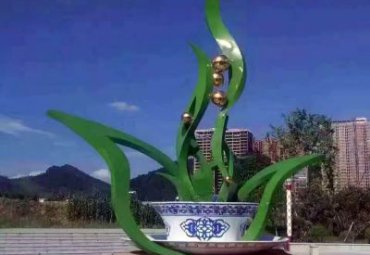 福建某广场不锈钢茶杯雕塑项目