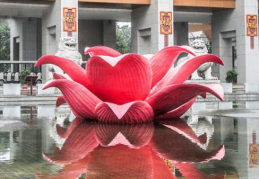 山东某小区门口不锈钢莲花雕塑项目