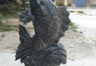 浙江某小区喷水鱼石雕项目