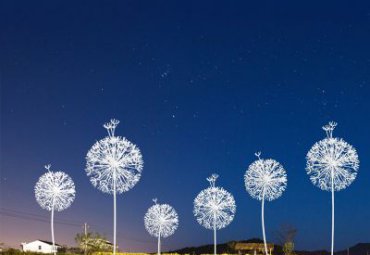 重庆某景区不锈钢镂空蒲公英雕塑案例