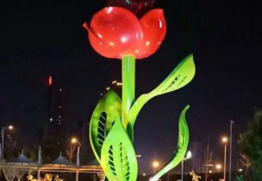 湖北某小区不锈钢彩色花朵雕塑项目