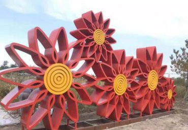河南某公园不锈钢花朵雕塑案例
