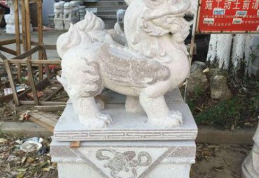 江苏某酒店门口大理石貔貅雕塑案例