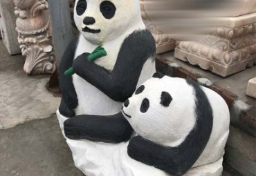 云南某公园大理石石雕熊猫雕塑工程