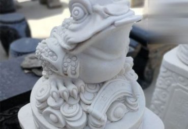 江苏某别墅汉白玉招财金蟾雕塑案例