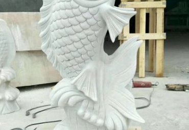 黑龙江某公园汉白玉石雕鲤鱼雕塑项目